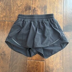 LuluLemon Hotty Hot Shorts 4"